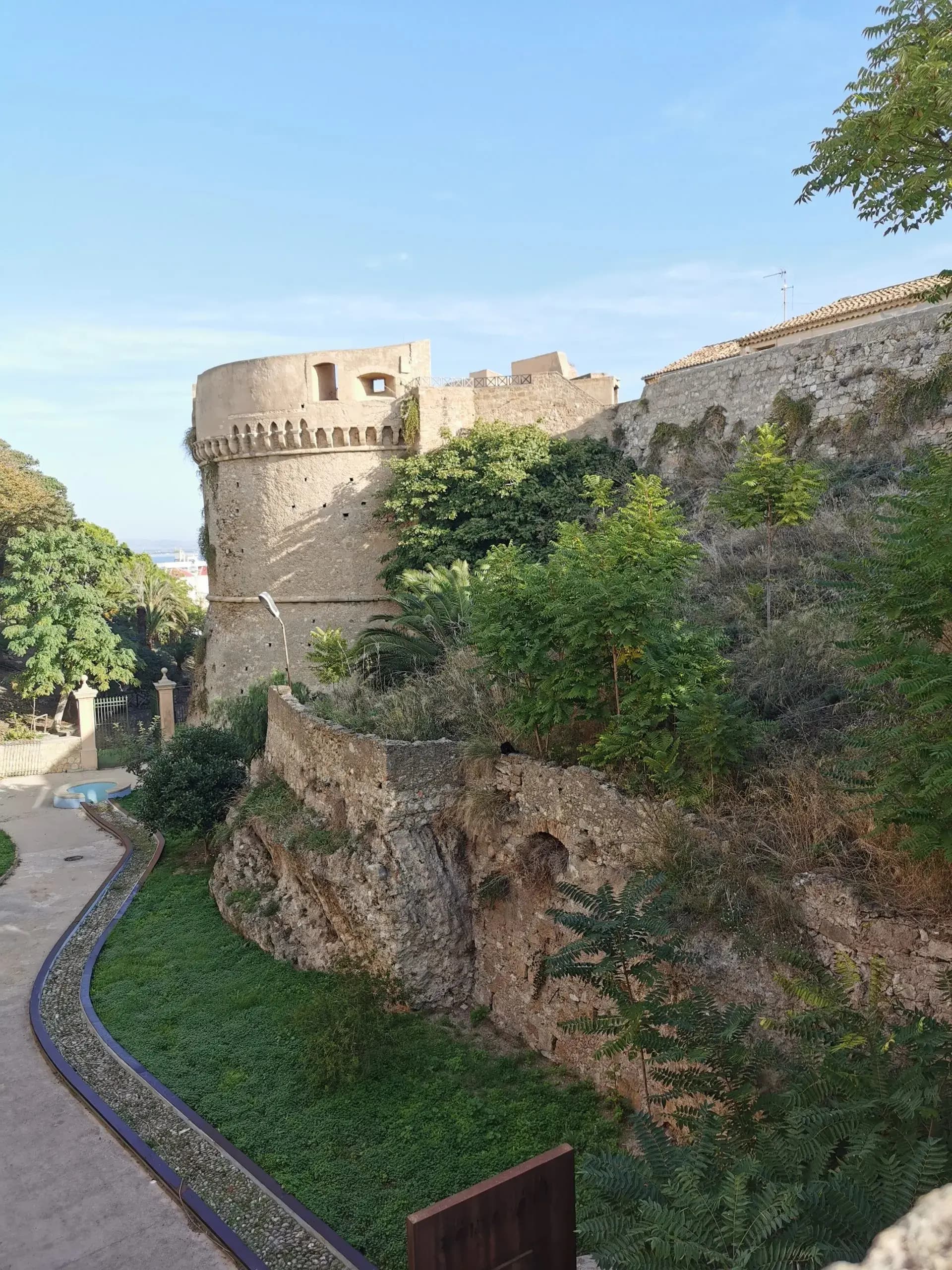 Interno del Castello di Carlo V